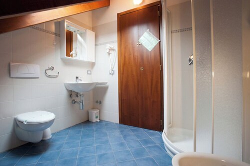 Cozy apartment 5 minutes from the Center and the Pine Forest. Pets allowed