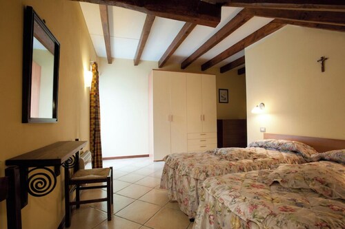 Cozy apartment 5 minutes from the Center and the Pine Forest. Pets allowed