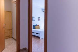 Interior - GuestHost - Darsena Luminous & Cozy Apartment (Ferrara)