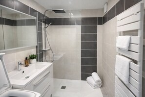 Bathroom - Les Terrasses Azur - Sea view, Swimming pool & Tennis court (Roquebrune-sur-Argens)
