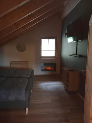 Luokittelematon kuva, 3 kautta 38, painike