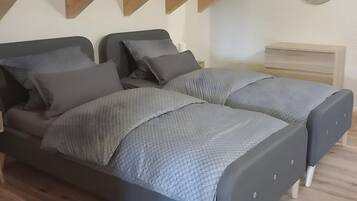 Fer et planche à repasser, Wi-Fi, draps fournis