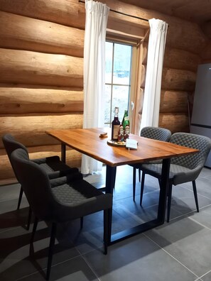 Luokittelematon kuva, 4 kautta 38, painike