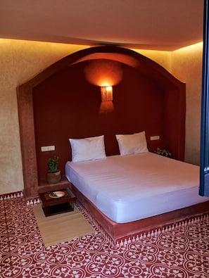 Comfort Double Room, Garden View | Desk, laptop workspace, blackout drapes, soundproofing