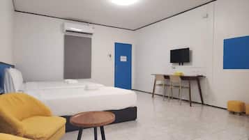 Deluxe Triple Room, Private Bathroom | Free WiFi