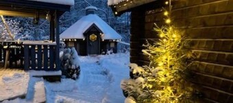 Nice Cozy Cottage With Fireplace, Barbecue hut and Wood Sauna