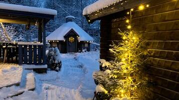 Cabin, 2 Bedrooms, Balcony, Garden View | Property grounds