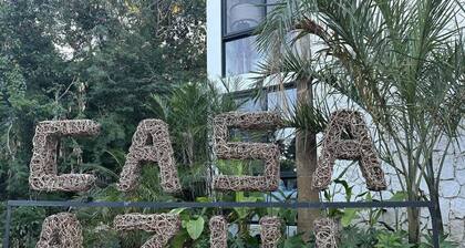 Spacious 7-Bedroom house in marvelous Q.R. with AC