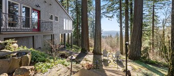 Private Wildwood Hideaway w/ Hot Tub in the Woods
