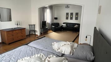 Iron/ironing board, WiFi, bed sheets, wheelchair access