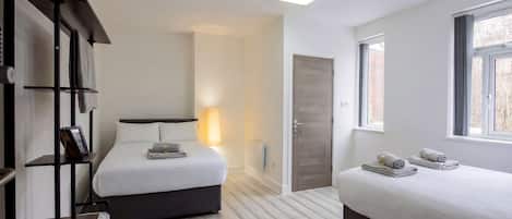 5 室のベッドルーム、WiFi、ベッドシーツ