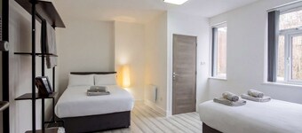 Luxury 5-Bedroom House in Manchester City Centre