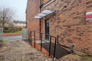 Property grounds - Luxury 5-Bedroom House in Manchester City Centre (Greater Manchester)