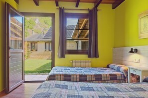 5 bedrooms, iron/ironing board, WiFi, bed sheets - Country House 'Ribera Del Cantero' with Mountain View, Private Pool and Wi-Fi (Valdecañada)