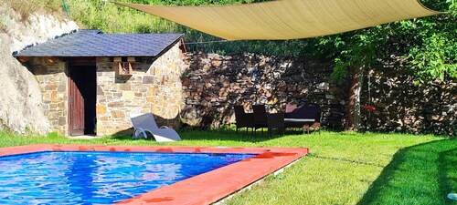 Maison de campagne « Ribera Del Cantero » avec vue montagne, piscine privée et Wi-Fi