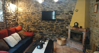 Country House 'Ribera Del Cantero' with Mountain View, Private Pool and Wi-Fi