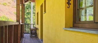 Casa di campagna 'Ribera Del Cantero' con vista montagna, piscina privata e Wi-Fi