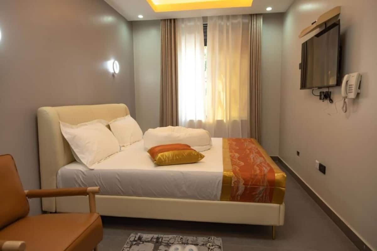 Deluxe Suite, Balcony, City View