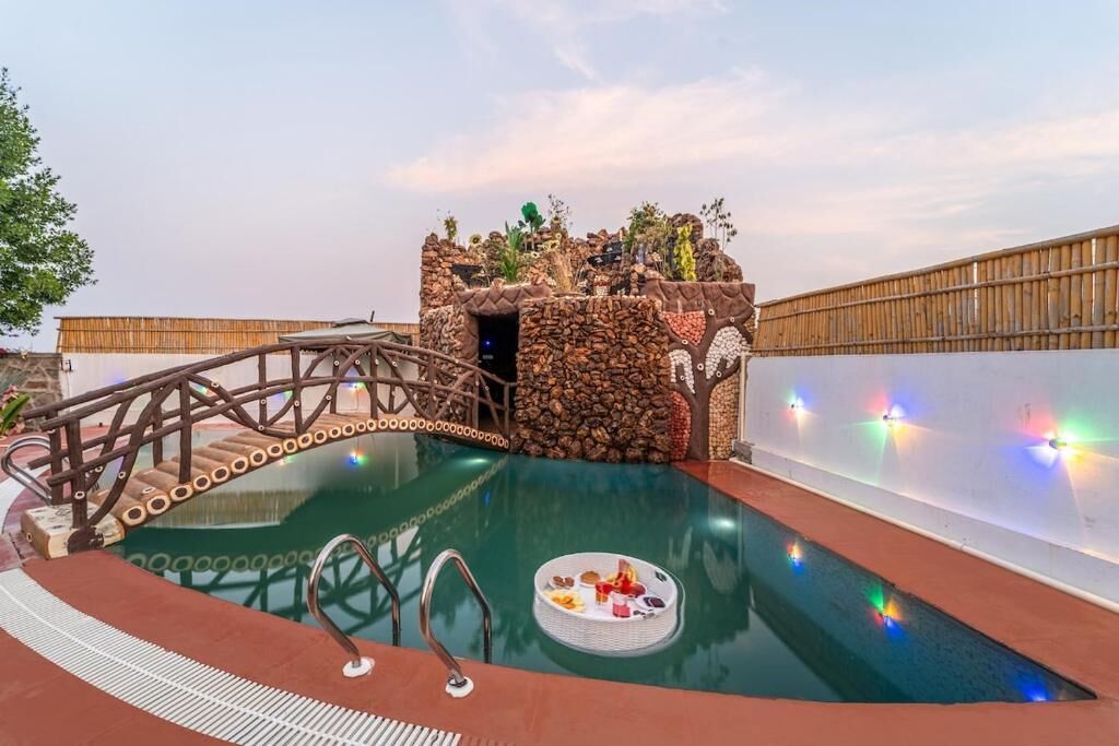 Villa Luxury, balcone, vista giardino | Piscina | Piscina all'aperto