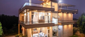 ELIVAAS Echoes by the Aravali 5BHK villa