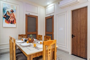 Gambar tidak terklasifikasi, 3 dari 57, tombol