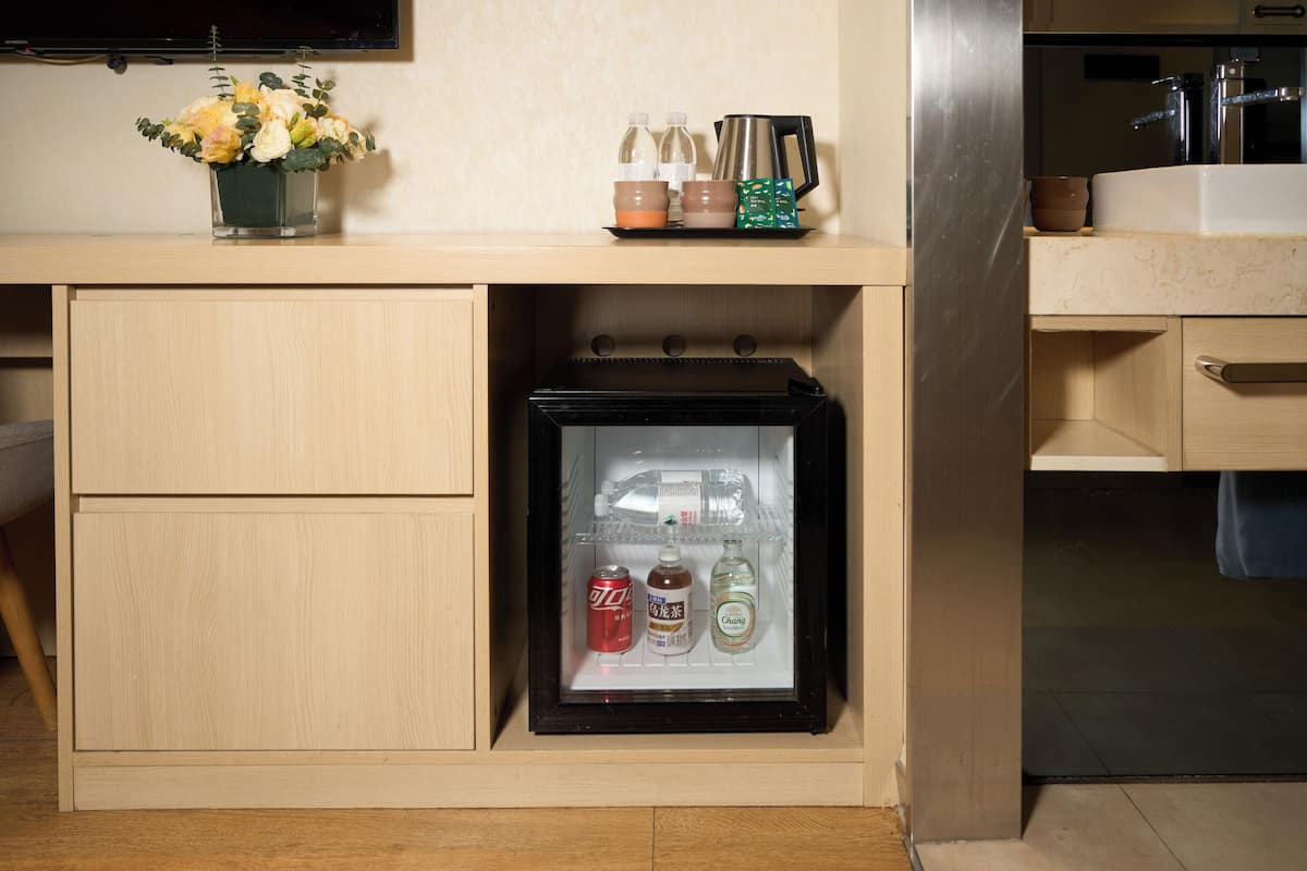 Skrivebord, skrivebord for bærbar PC, blendingsgardiner og lydisolert