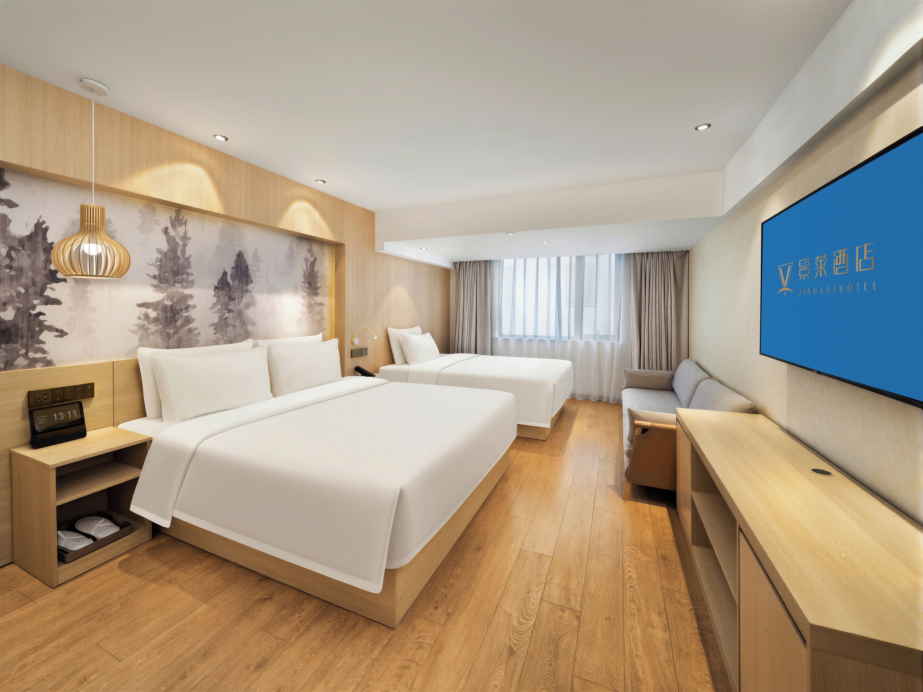 Quarto quádruplo conforto | Escrivaninha, espaço de trabalho para notebook, cortinas blackout