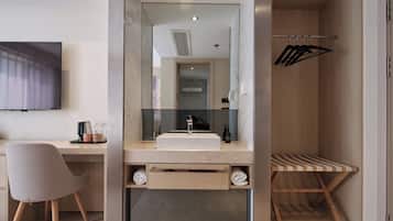 Comfort-huone | Oleskelualue | Tietokoneen näyttö, tulostin