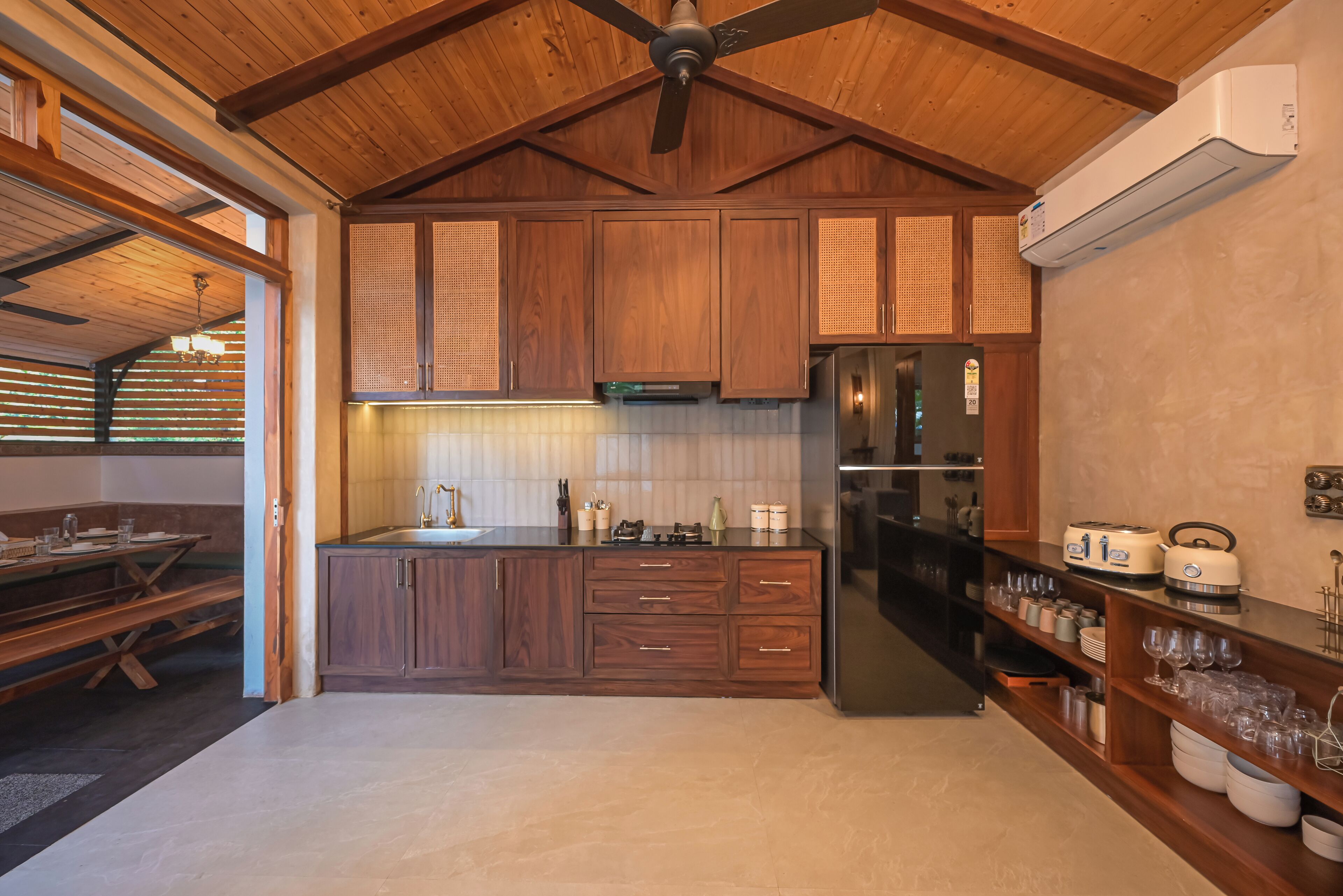 Stovetop, cookware/dishes/utensils