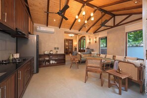 Herdplatte, Kochgeschirr/Geschirr/Besteck