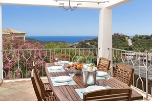Outdoor dining - Villa with private pool Porto Cervo (Porto Cervo)