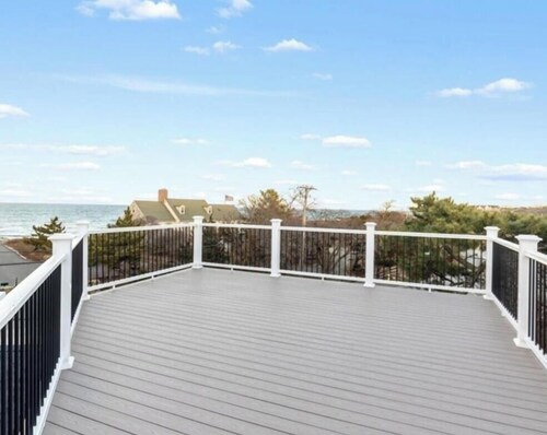Beautiful 4 bedroom ocean view beach escape! AC, roofdeck, newly renovated.