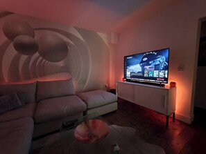 Téléviseur, bureau
