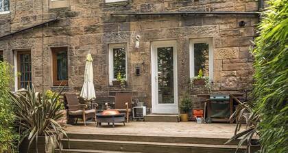 Modern Holyrood Family Retreat