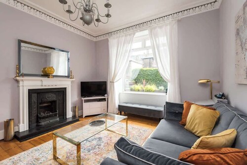 Modern Holyrood Family Retreat