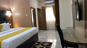 Executive Single Room, Lake View | Desk, laptop workspace - Pearl Paradise Resort by 4E (Bonny)