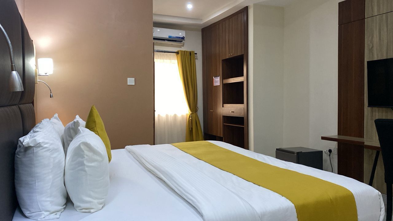 Comfort Single Room, Lake View | Desk, laptop workspace