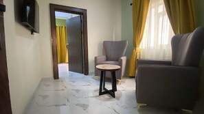 Superior Suite, Balcony, Lake View | Interior - Pearl Paradise Resort by 4E (Bonny)