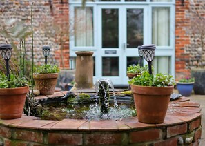 Property grounds - Ollands Farm Barn (2) - sleeps 2 guests  in 1 bedroom (Happisburgh)
