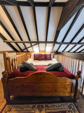 1 bedroom, iron/ironing board, free WiFi, bed sheets - Ollands Farm Barn (2) - sleeps 2 guests  in 1 bedroom (Happisburgh)
