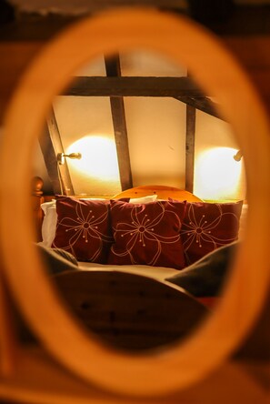 1 habitación, tabla de planchar con plancha, wifi gratis y ropa de cama 