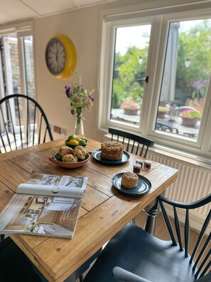 Dining - Nicholson Cottage  - sleeps 4 guests  in 2 bedrooms (Happisburgh)