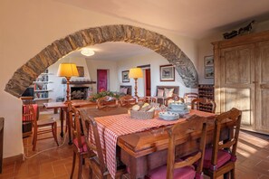 Dining - Villa with panoramic pool (Sassetta)