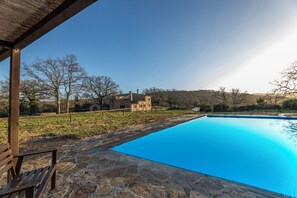 Pool - Villa with panoramic pool (Sassetta)