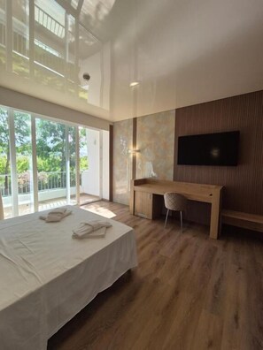 华丽双人房或双床房 | 婴儿床、床单