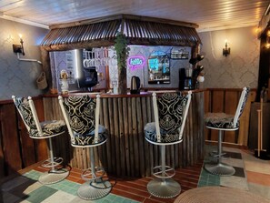 Bar (on property) - Romantic historic watermill for lovers (Siilinjärvi)