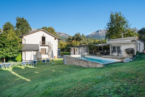 The Rural Hostel in Mombeltrán, Ávila, Tiétar Valley