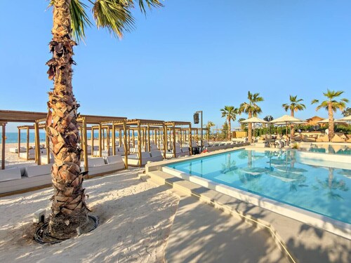 FIRST CLASS | Studio | Premium Coastal Living