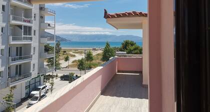 Osmenaj Studios - Penthouse Apartment with Living Room & Family Bedroom in Vlore