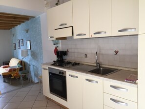 Private kitchen - House MARGHERITA - apartment 2 (Brenzone sul Garda)